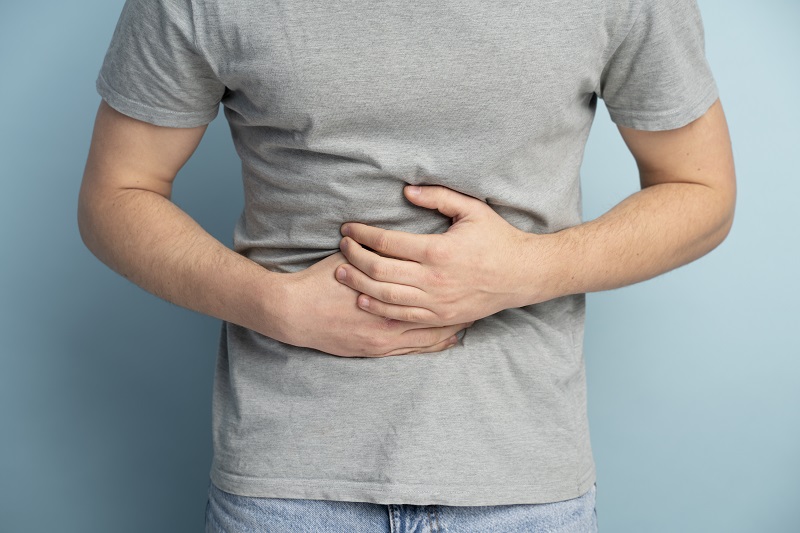 夏季肠胃受凉的原因、症状与避免方法